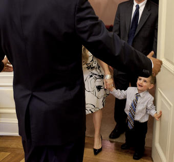 Genachowski’s son Aaron met President Barack Obama ’83 in August 2009. PHOTO: COURTESY THE WHITE HOUSE